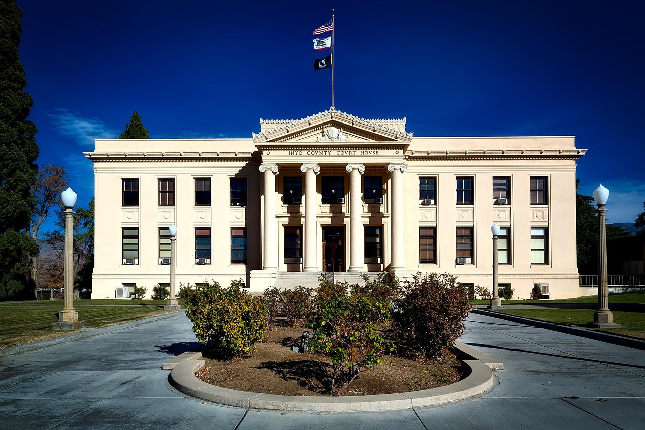California courthouse representing probate proceedings
